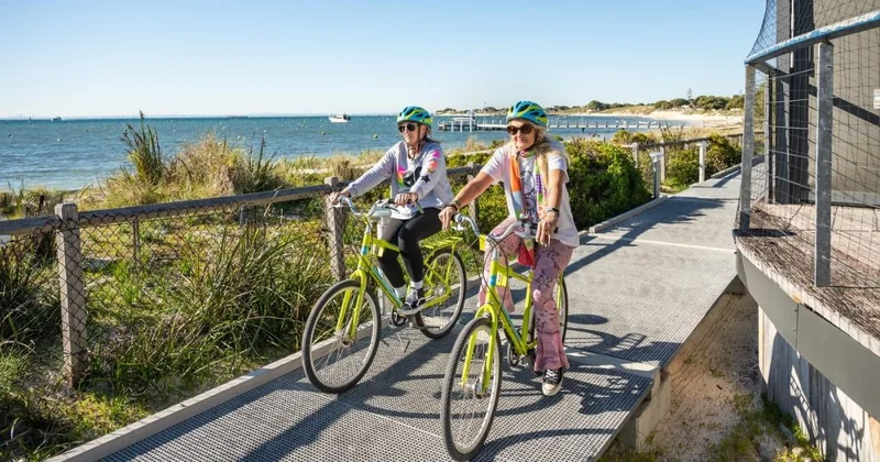 Traghetto da Hillarys e bici per tutto il giorno